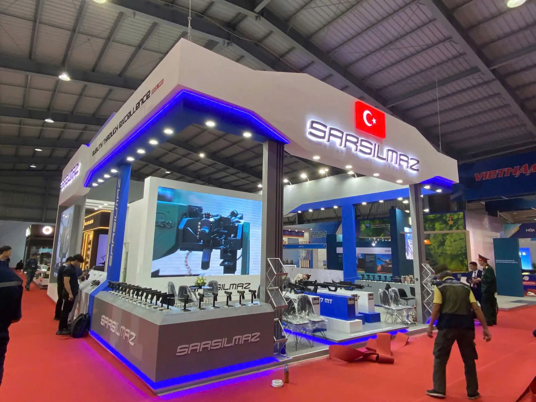 Gian hàng Sarsilmaz (Thổ Nhĩ Kỳ) tại Vietnam Defence Expo 2024